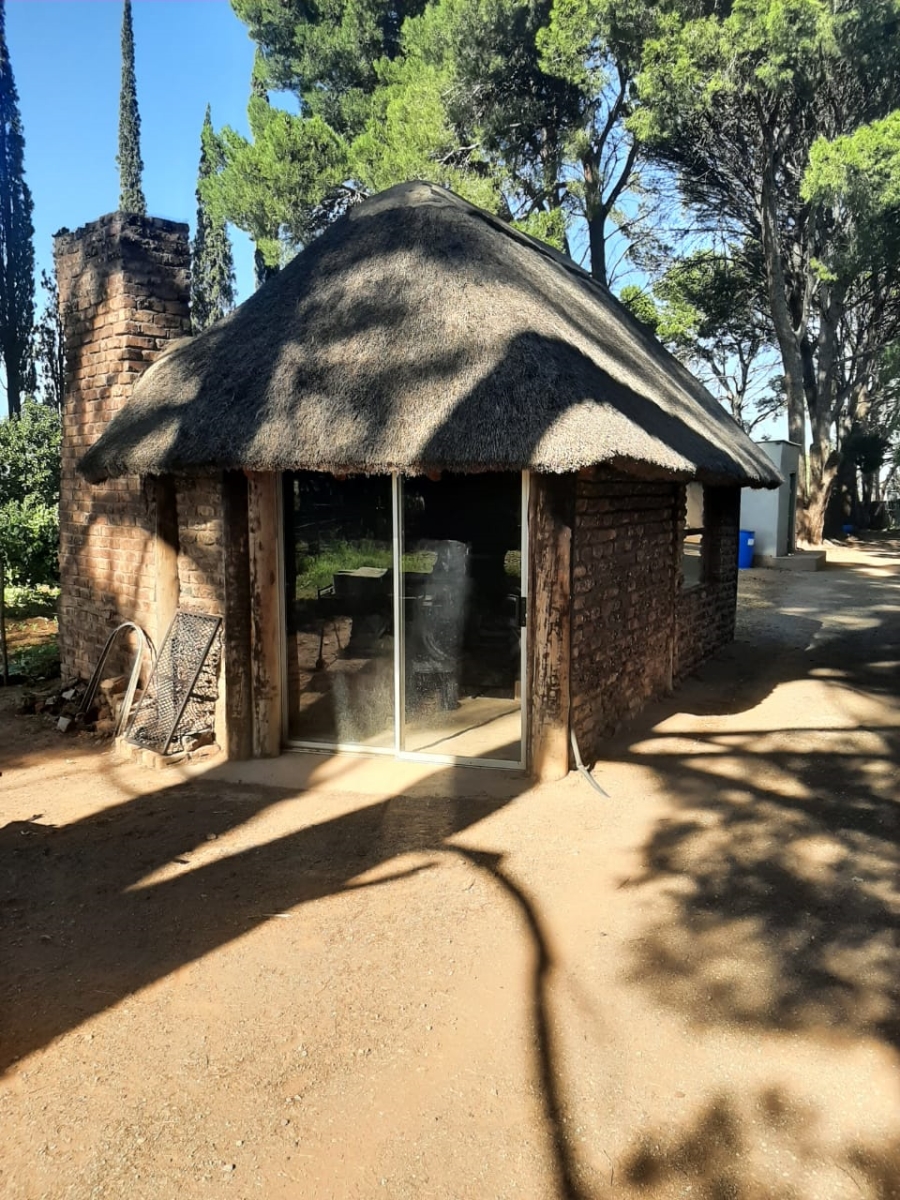 4 Bedroom Property for Sale in Hofmeyr Eastern Cape